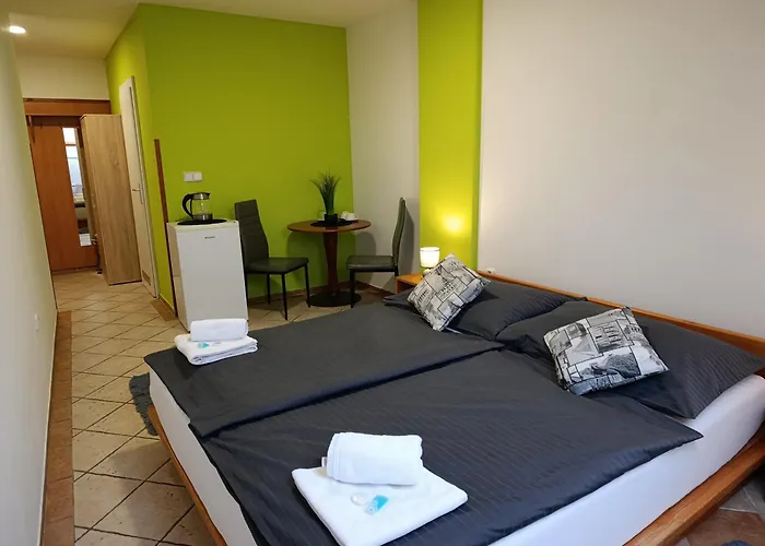 Hotel 28 3*